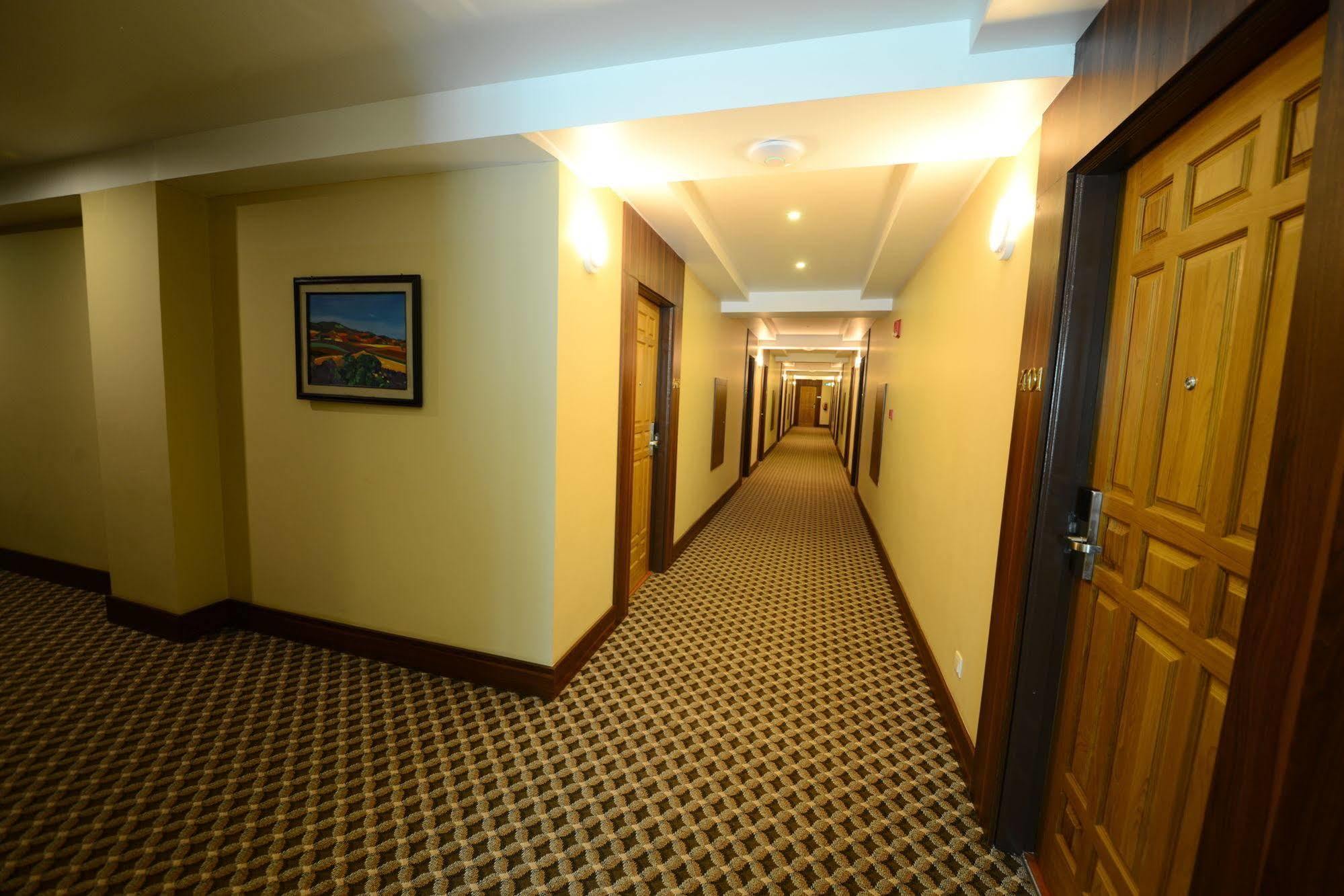 Silver Green Hotel Yangon Ngoại thất bức ảnh